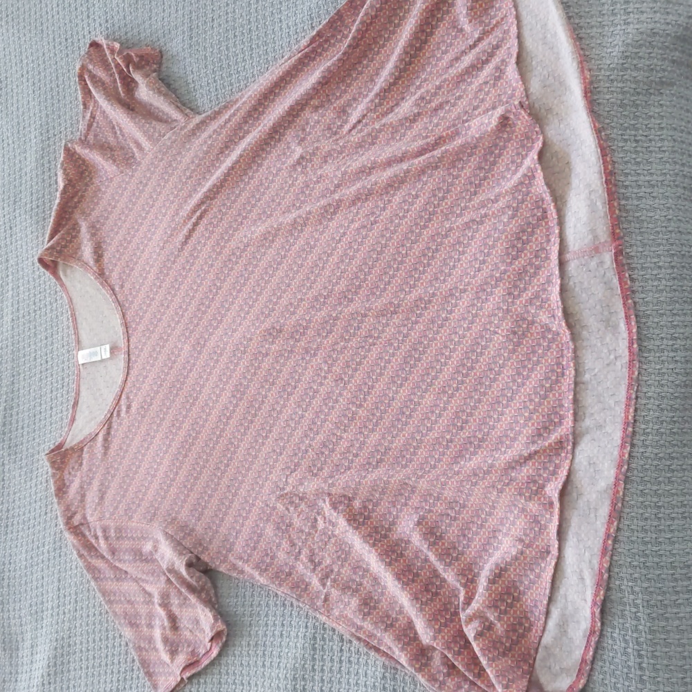 LuLaRoe Light Pink Patterned Short Sleeve Top